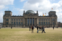 Fußgänger vor Bundestag